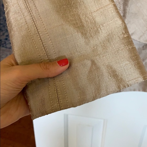 Woman’s beige 2 piece suit - Picture 5 of 7